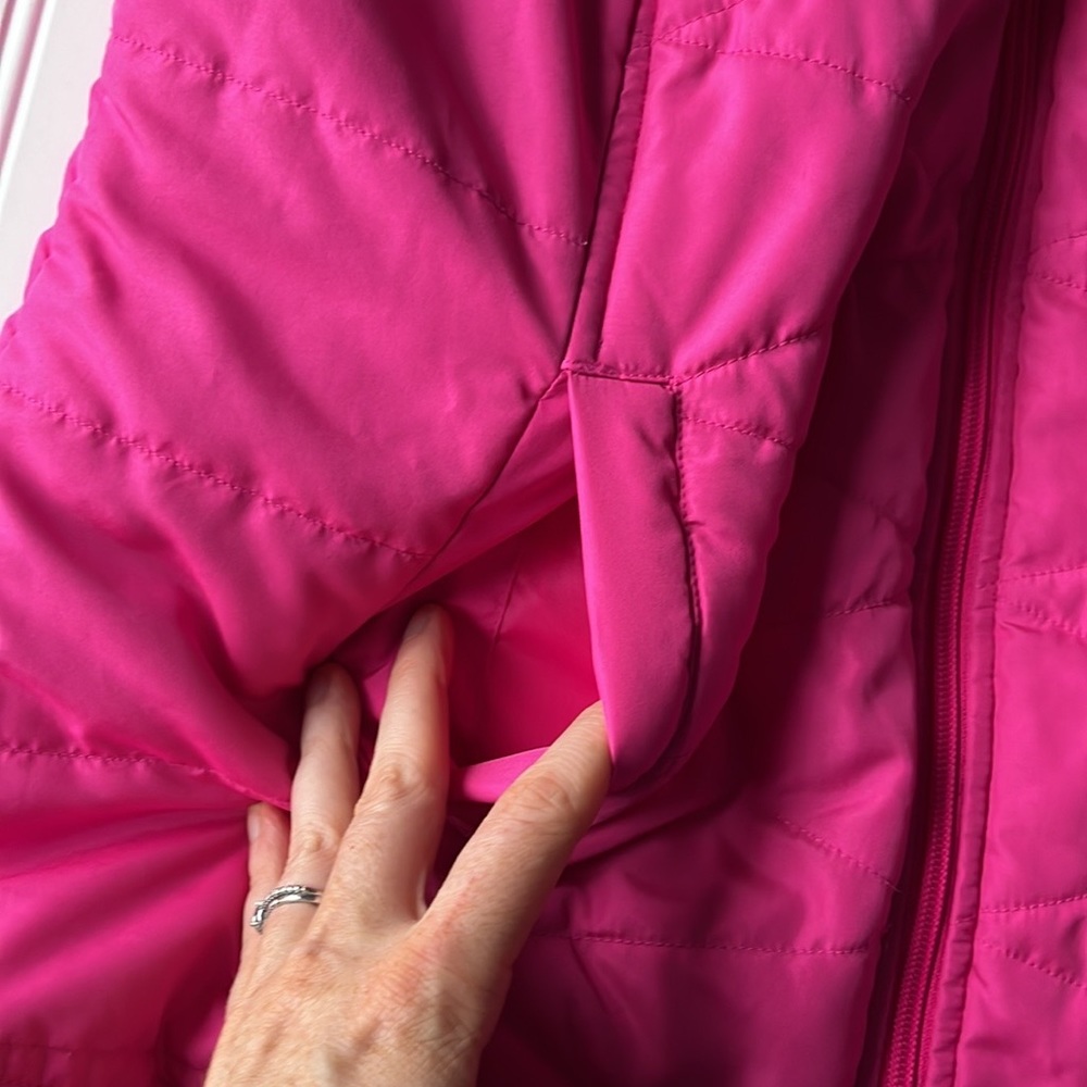 Pink puffer vest lightweight zip up - Picture 6 of 10
